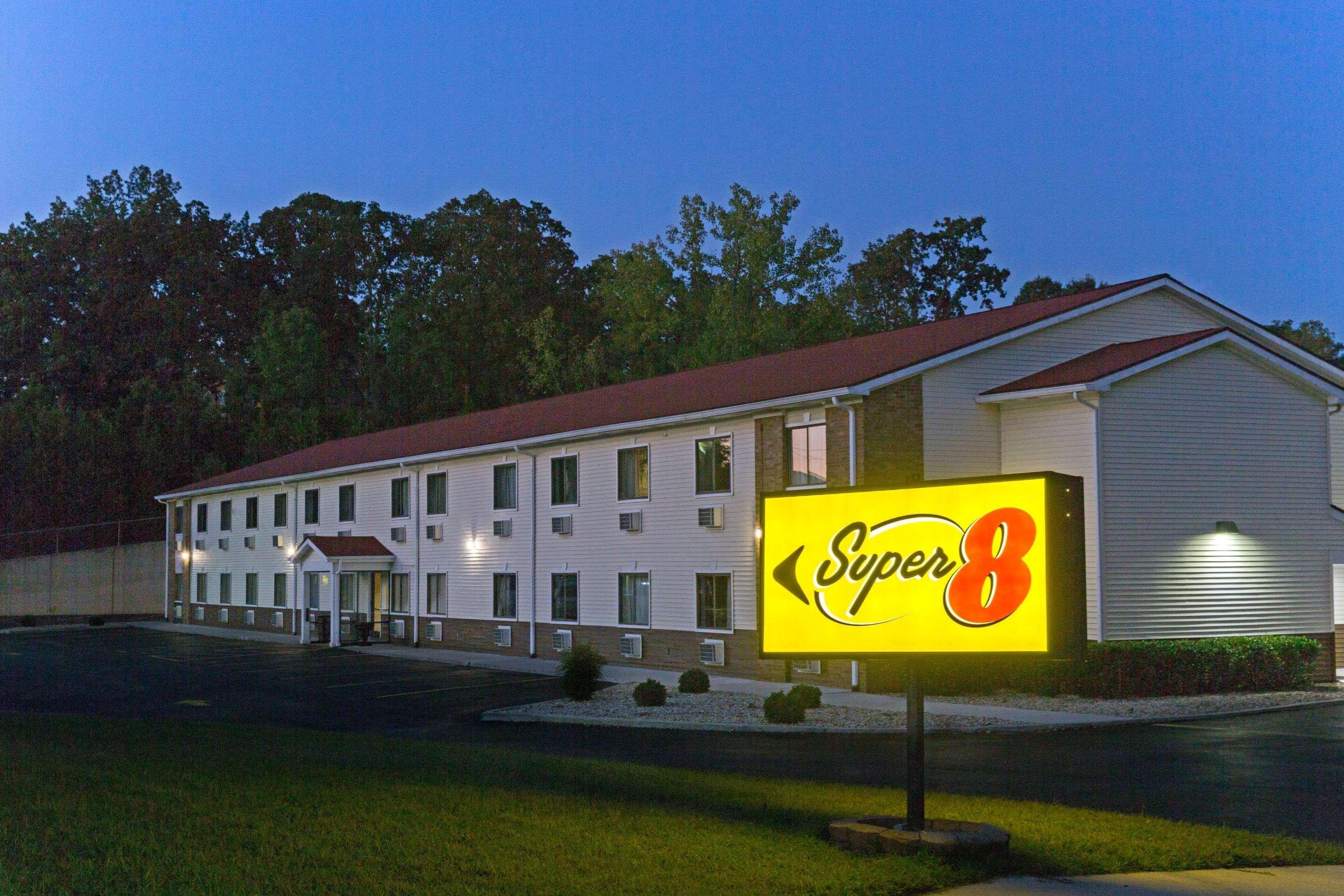 Super 8 By Wyndham Radcliff Ft. Knox Area Hotel Екстериор снимка